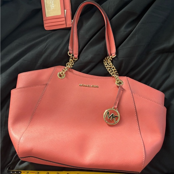 Michael Kors Pink Shoulder Bag with Gold Accents - Picture 6 of 7